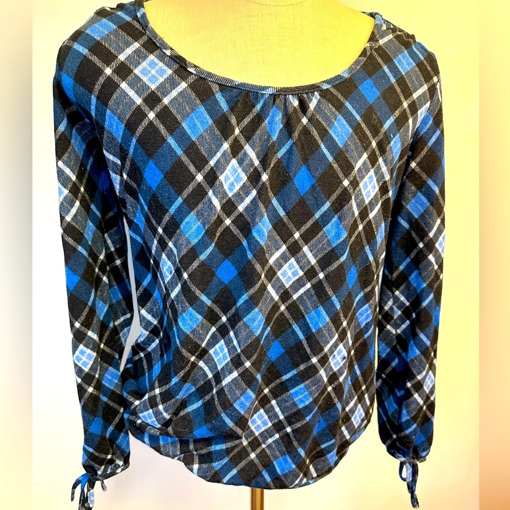Fashion Bug Blue and Black Plaid Flannel with Tie Sleeves Size Large